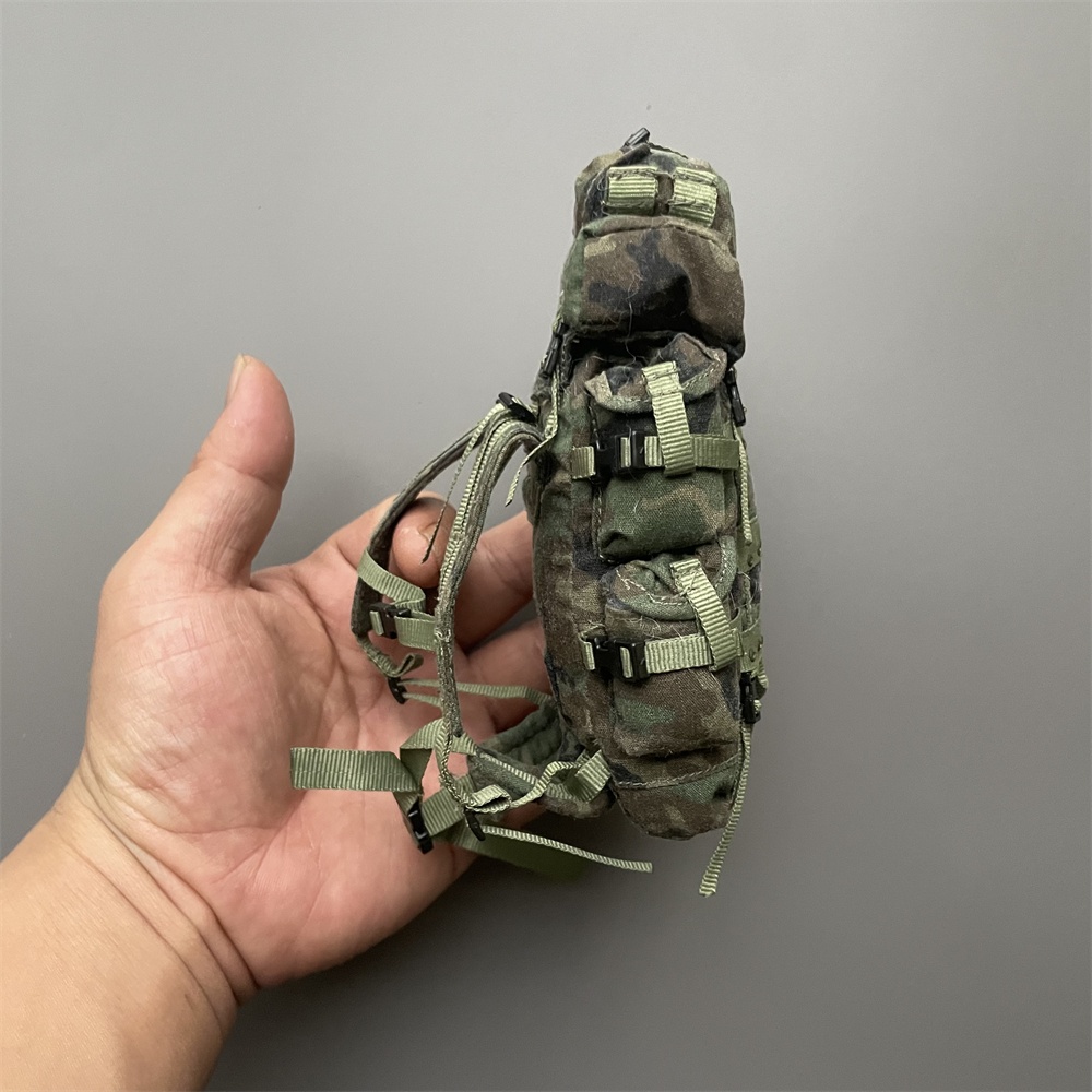 Rucksack Military Style - متوفر: حقيبة ظهر كبيرة وملحقات لدمية