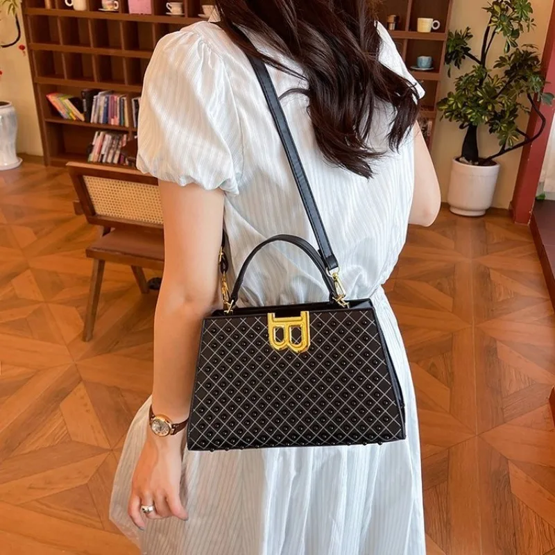 حقيبة حفاضات عصرية بتصميم كلاس - مراجعة Leather Backpack Vintage وسعره