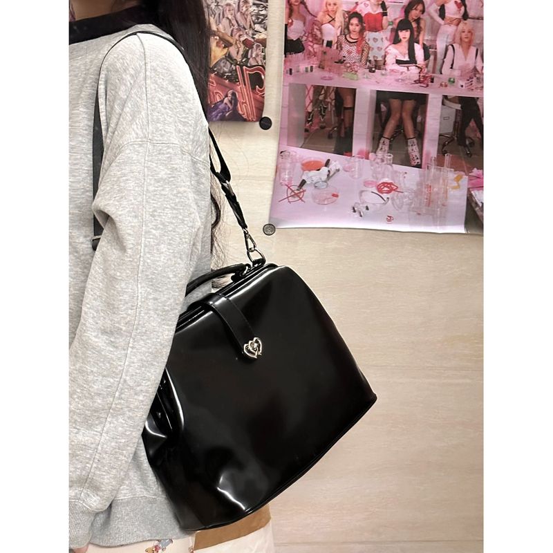 حقيبة ظهر كلاسيكية سوداء Y2k M - مراجعة Leather Backpack Vintage وسعره